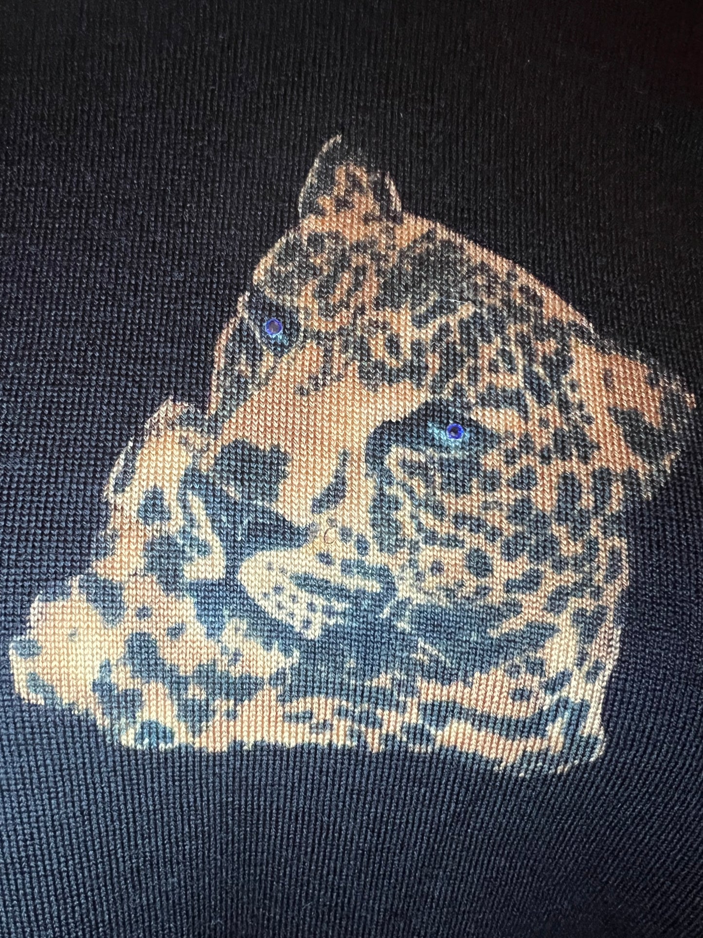 Maglioncino nero in lana stampa leopardo