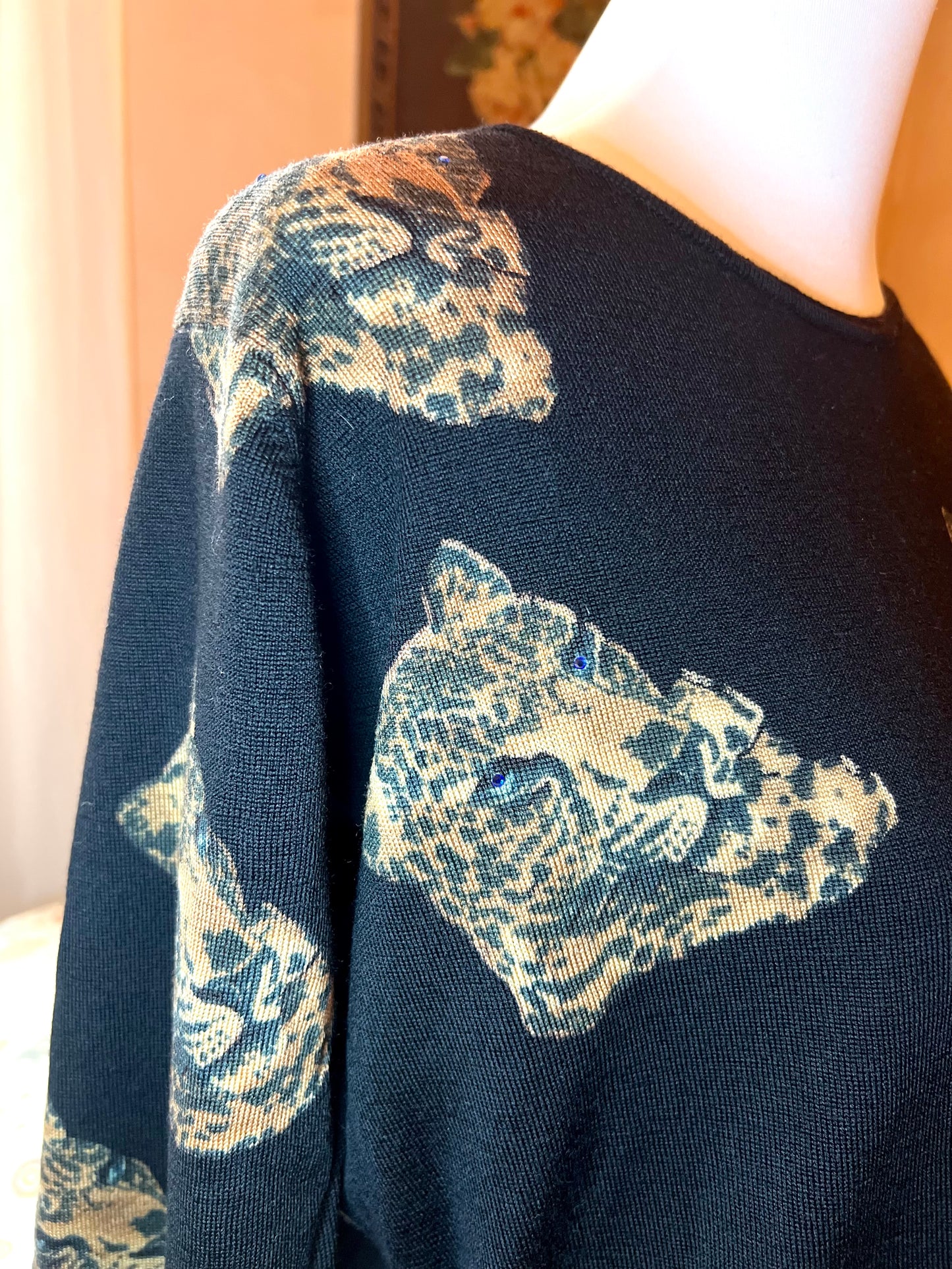 Maglioncino nero in lana stampa leopardo