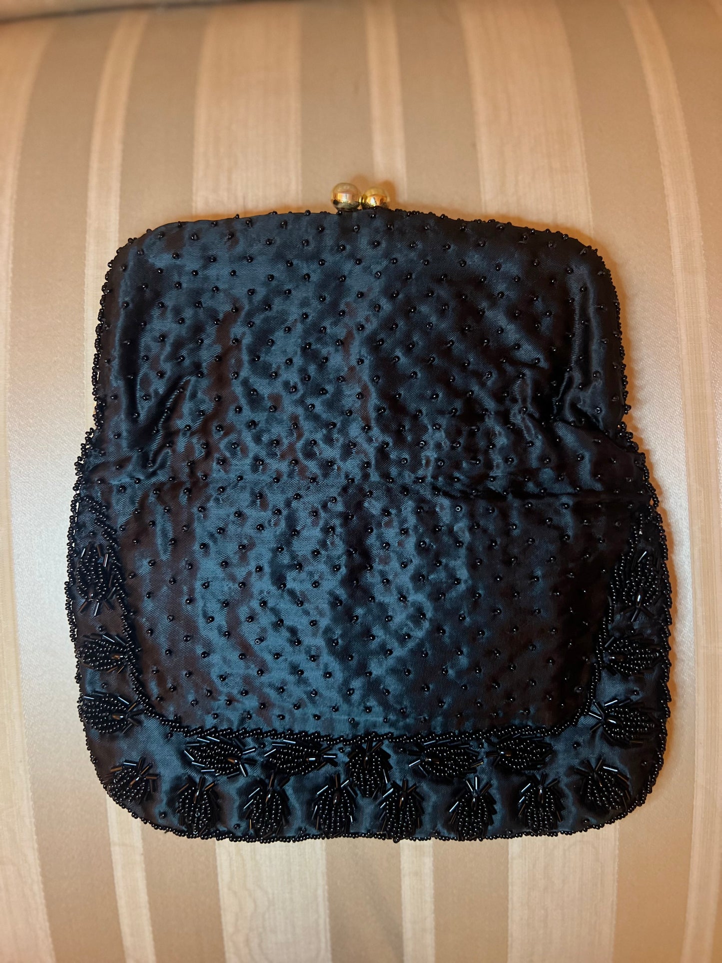 Pochette ricamata a mano colore nero